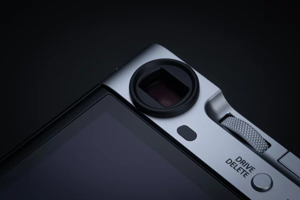 FUJIFILM X-E5 Mirrorless Camera (Silver) - Image 7
