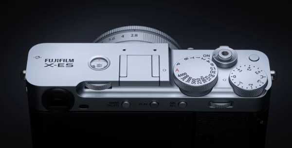 FUJIFILM X-E5 Mirrorless Camera (Silver) - Image 9